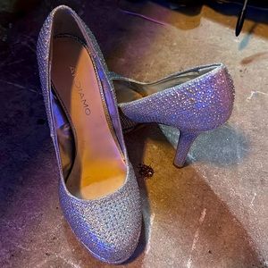 Andiamo Sparkling Silver Heels (Size 6)